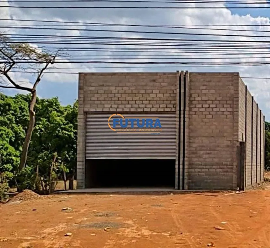 A FUTURA NEGÓCIOS IMOBILIÁRIOS disponibiliza para LOCAÇÃO:GALPÃO NOVO COM 270m² ...