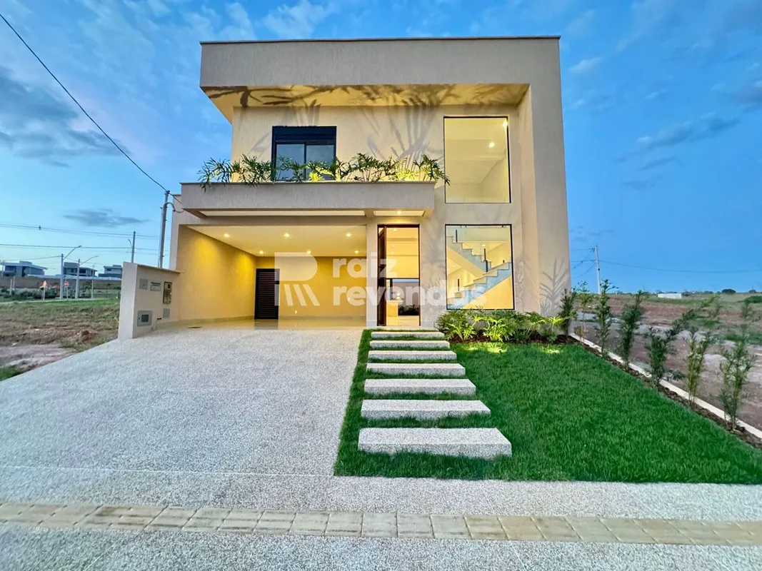 Casa com 250 m² de área construída em terreno de 250 m², no Condomínio Vinhas Fl...