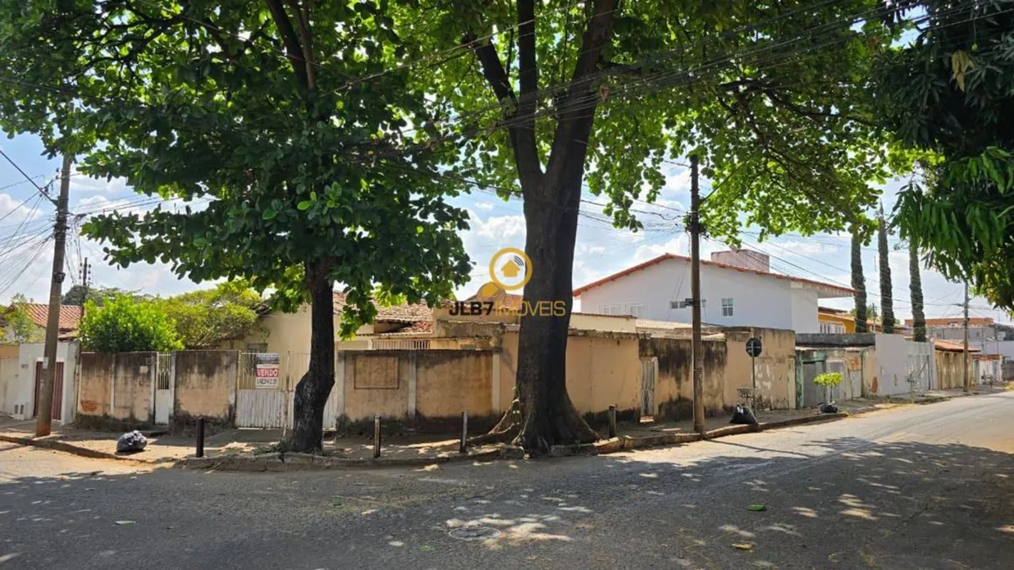 Lote Comercial Estratégico 468,4 m² (Próximo à Av. T-2)Terreno plano e pronto pa...