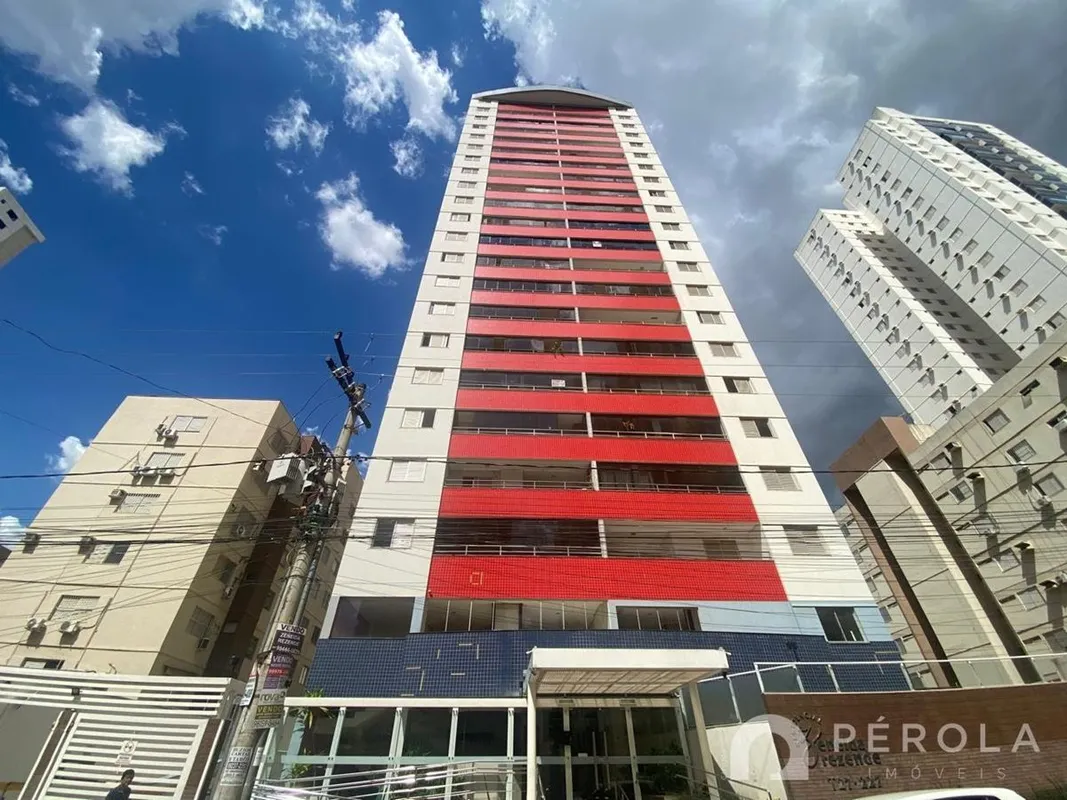 Apartamento com três quartos, sendo uma suíte, banheiro social, sala para dois a...