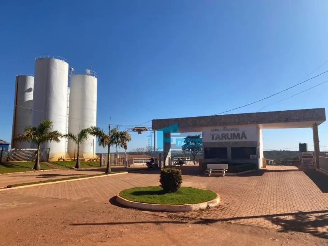 Vendo excelente casa no Condomínio Náutico Tarumã no seguinte formato:- 2 quarto...