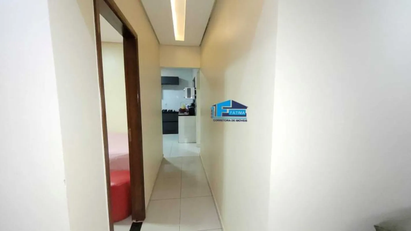 O imóvel no bairro Riacho Fundo I possui 68 metros quadrados com 3 quartos e 2 b...