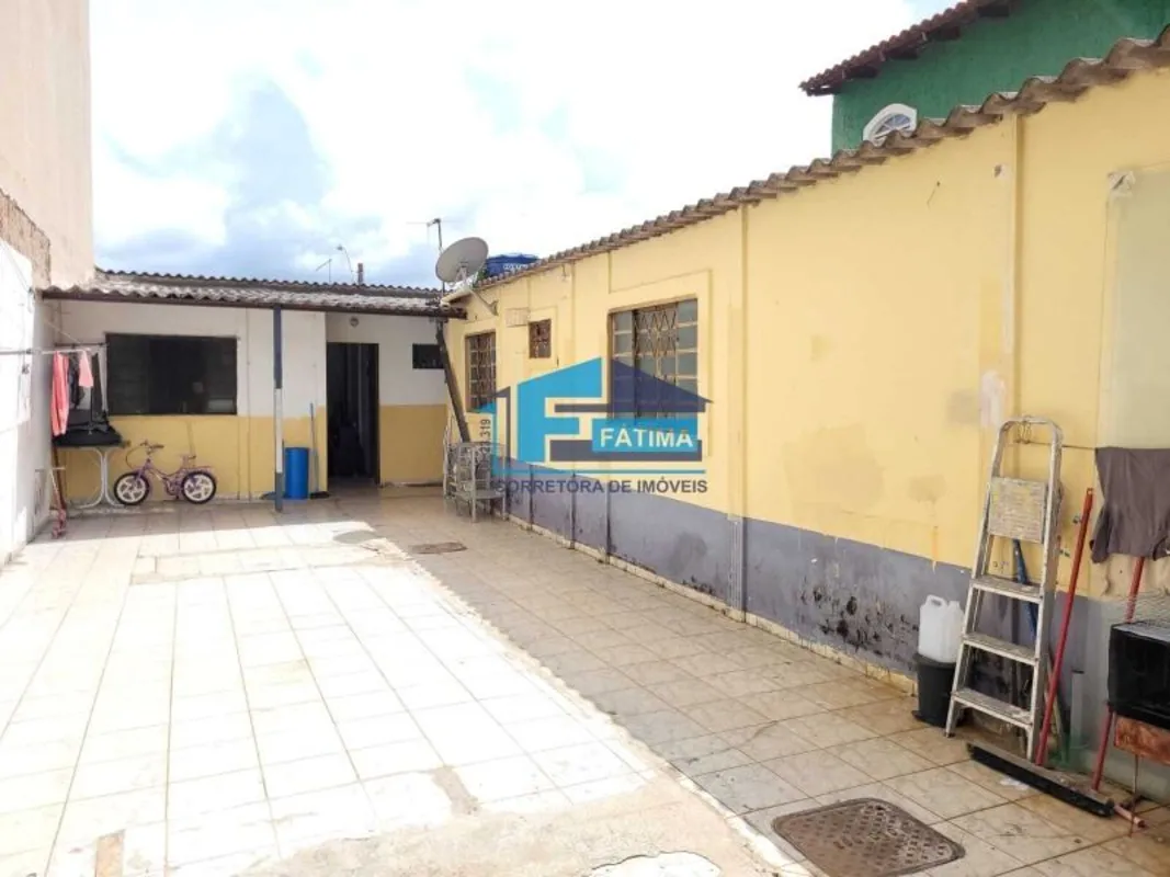 Excelente oportunidade para investidor casa com 02 moradias , com água e luz des...