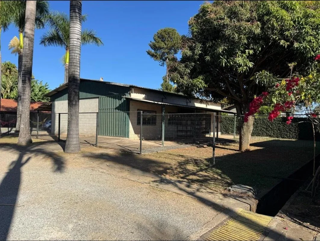 ALUGO!Excelente galpão com 200m² de área privativa e 400m² de área total, pé dir...
