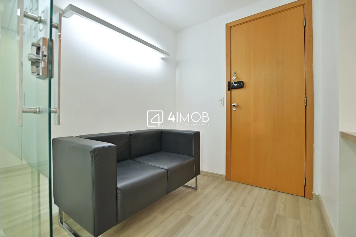 Excelente oportunidade para quem busca um espaço comercial amplo, bem distribuíd...