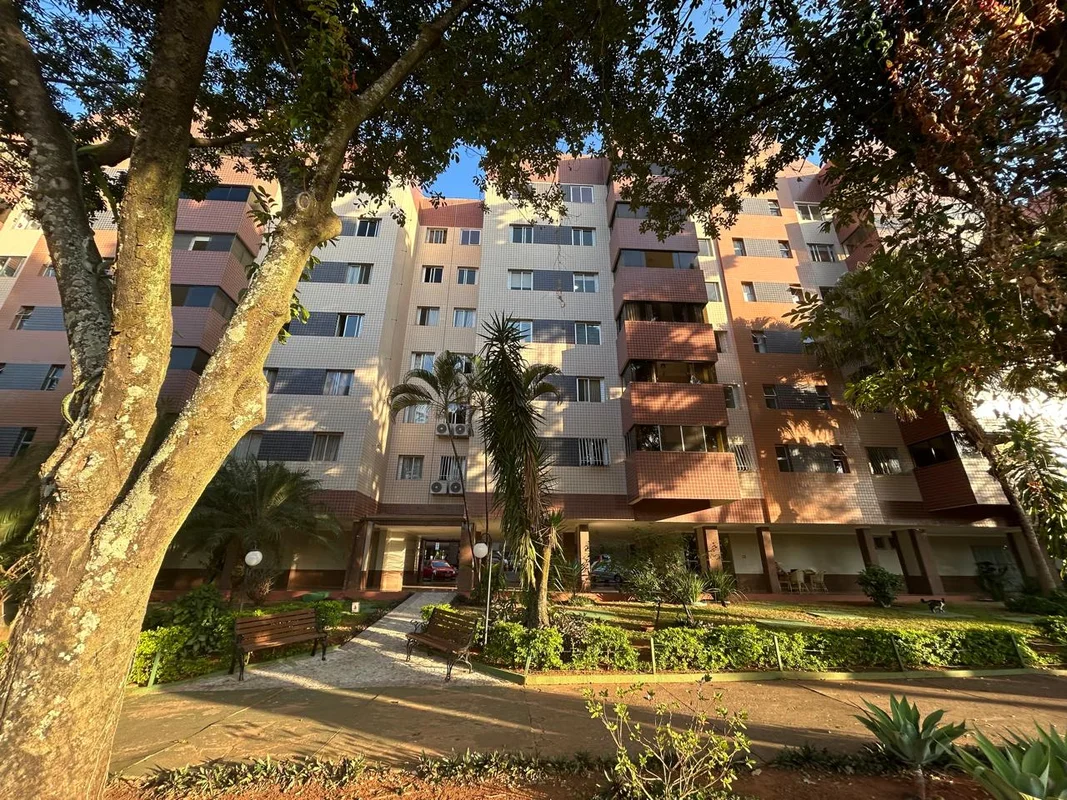 EXCLUSIVIDADE NA ASA NORTE - SQN 305!Apartamento vazado de 3 quartos com suíte e...