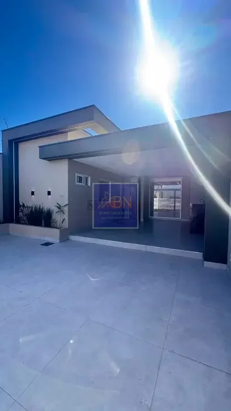 CASA ALTO PADRÃO À VENDA – QR 309 | ACEITA FINANCIAMENTOR$ 599.000,00 Casa moder...