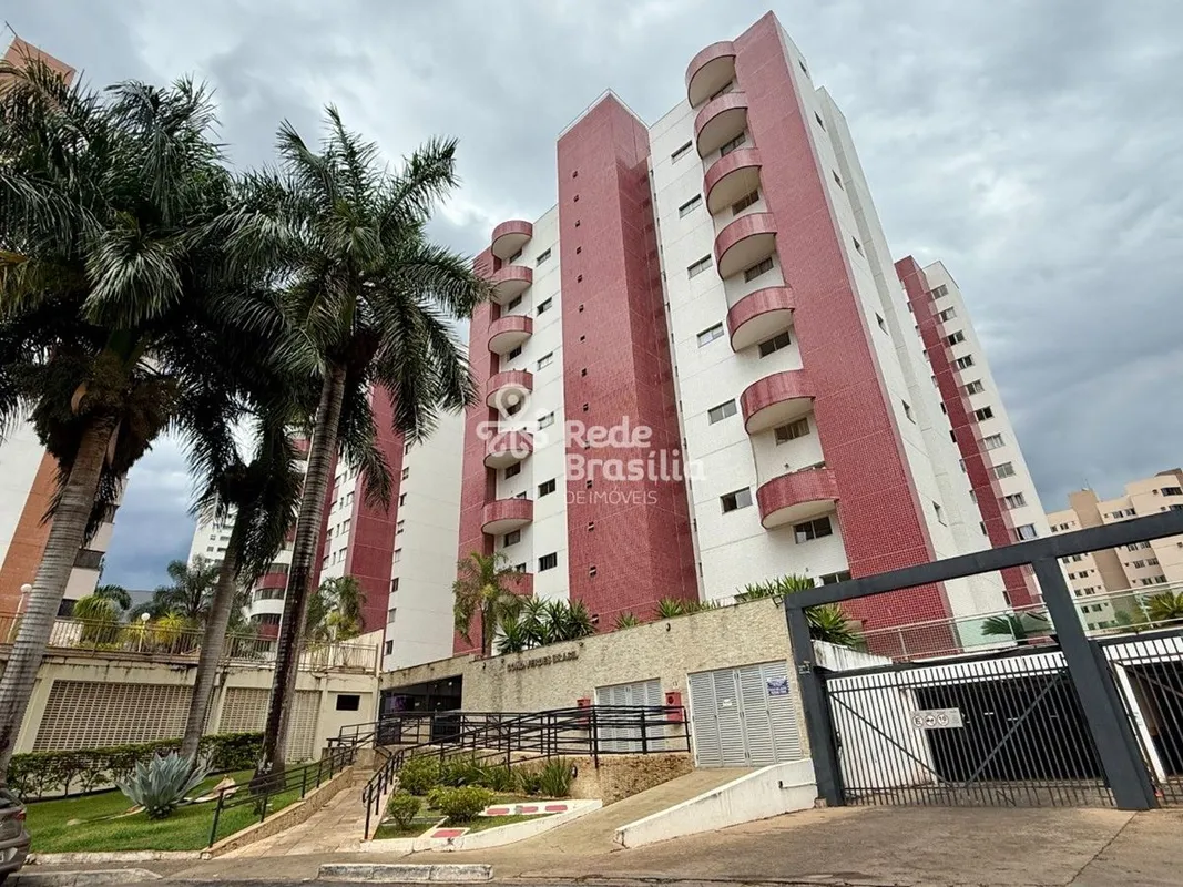 Quem disse que um apartamento de um quarto não pode ter tudo que você precisa nu...