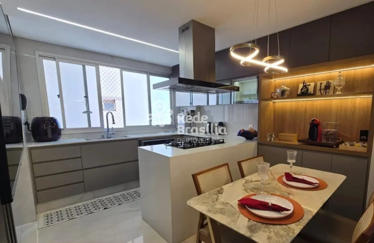 Rua 21 - Residencial AraucáriasExcelente planta, reforma moderna e funcional Seu...