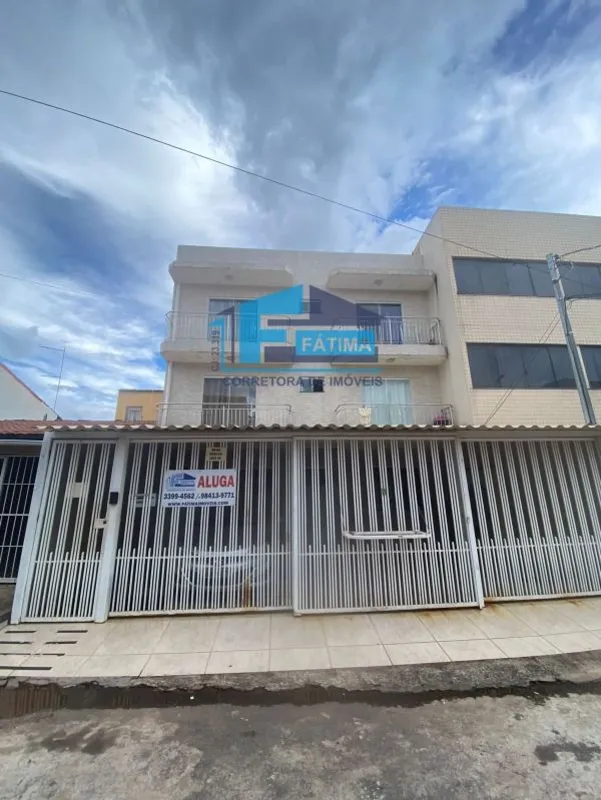 Alugo excelente apartamento no seguinte formato:- 2 quartos;- sala;- cozinha com...