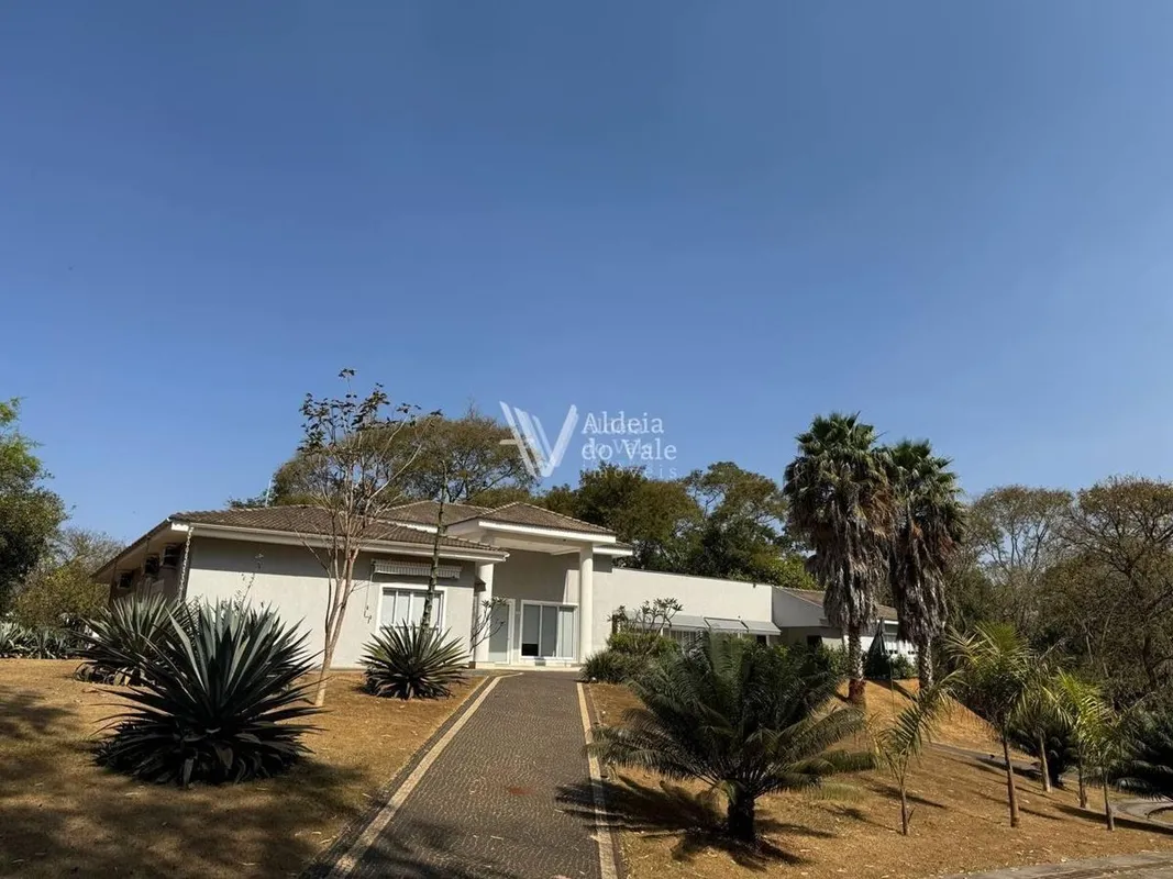 Uma casa para quem valoriza espaço, natureza e a sensação de estar sempre conect...