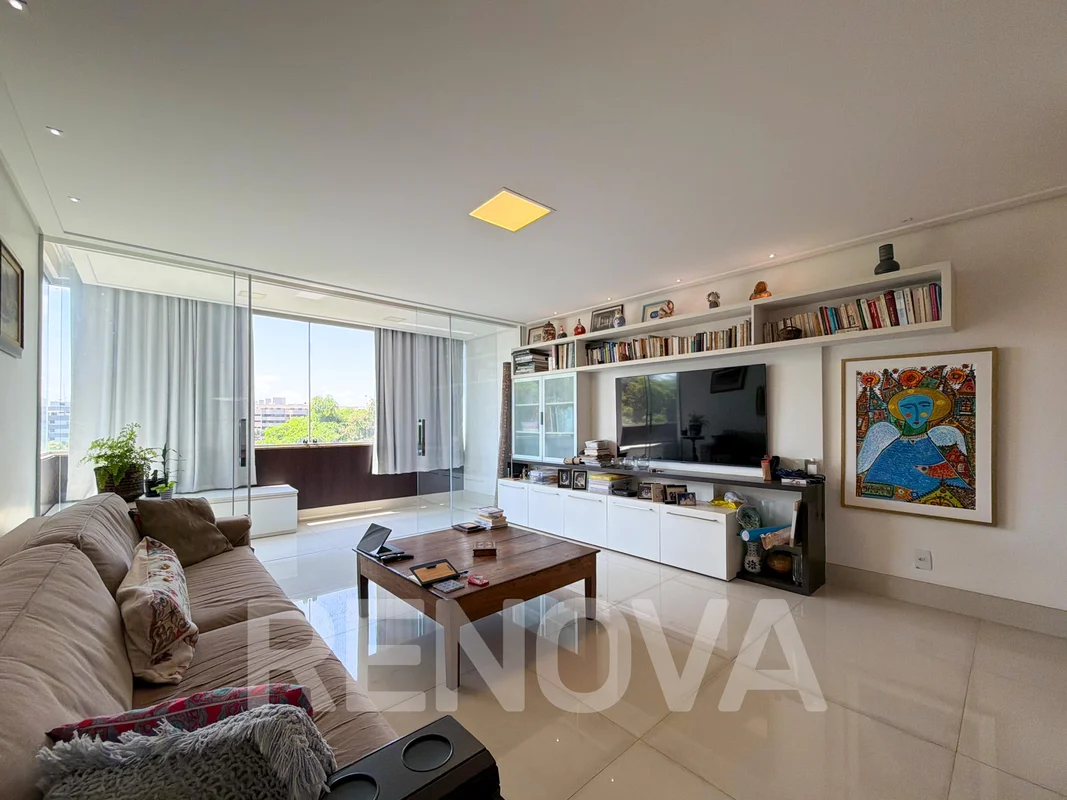 Excelente apartamento na SQN 111, Asa Norte.Uma joia imobiliária com aproximadam...