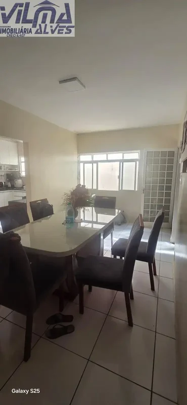 VILMA ALVES NEGÓCIOS IMOBILIÁRIOS VENDE ÓTIMA LOCALIZAÇÃO QSE 3AMPLA E VENTILADA...