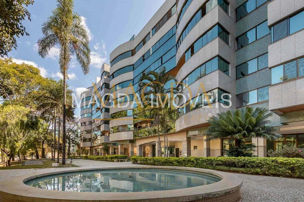 Apartamento de Alto Padrão para Alugar na Asa Sul | SQS 112 | 3 Suítes | 4 Vagas...