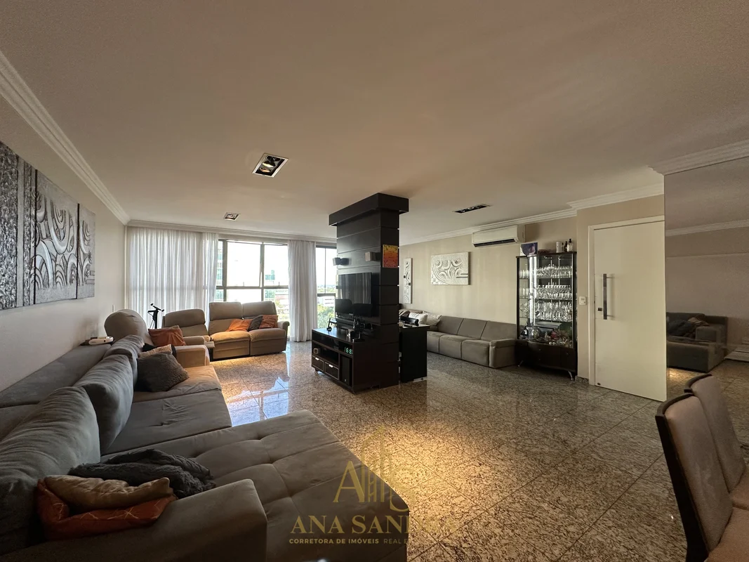 APARTAMENTO NA SQSW 300• 4 quartos, transformado para 3 quartos• 2 suítes• Apart...