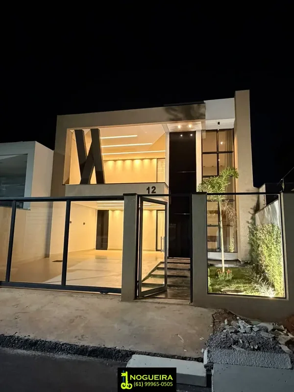 Descubra seu novo lar na charmosa Rua 12, no bairro Vicente Pires, DF. Uma resid...