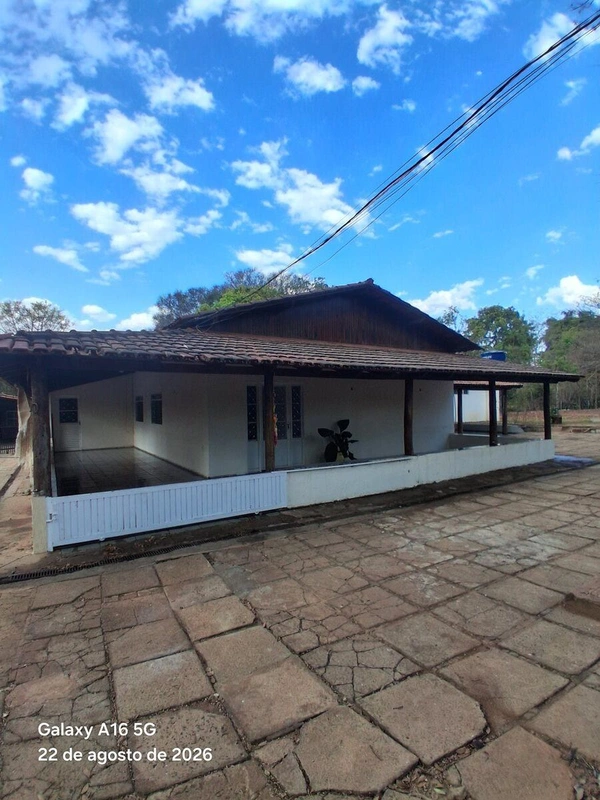 Conquiste seu sonho em morar no meio da natureza em uma casa confortável e práti...