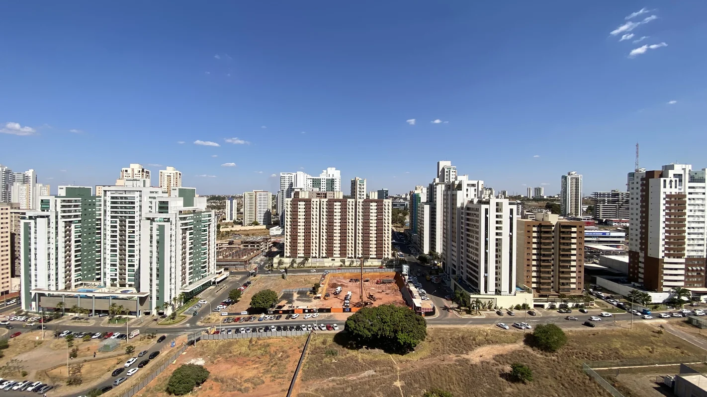 Imagine despertar em um apartamento que alia versatilidade e conforto no coração...