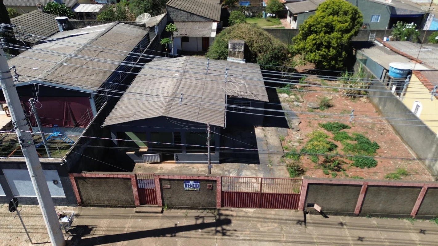 Excelente oportunidade para adquirir um terreno plano no Centro de Alexânia! Com...
