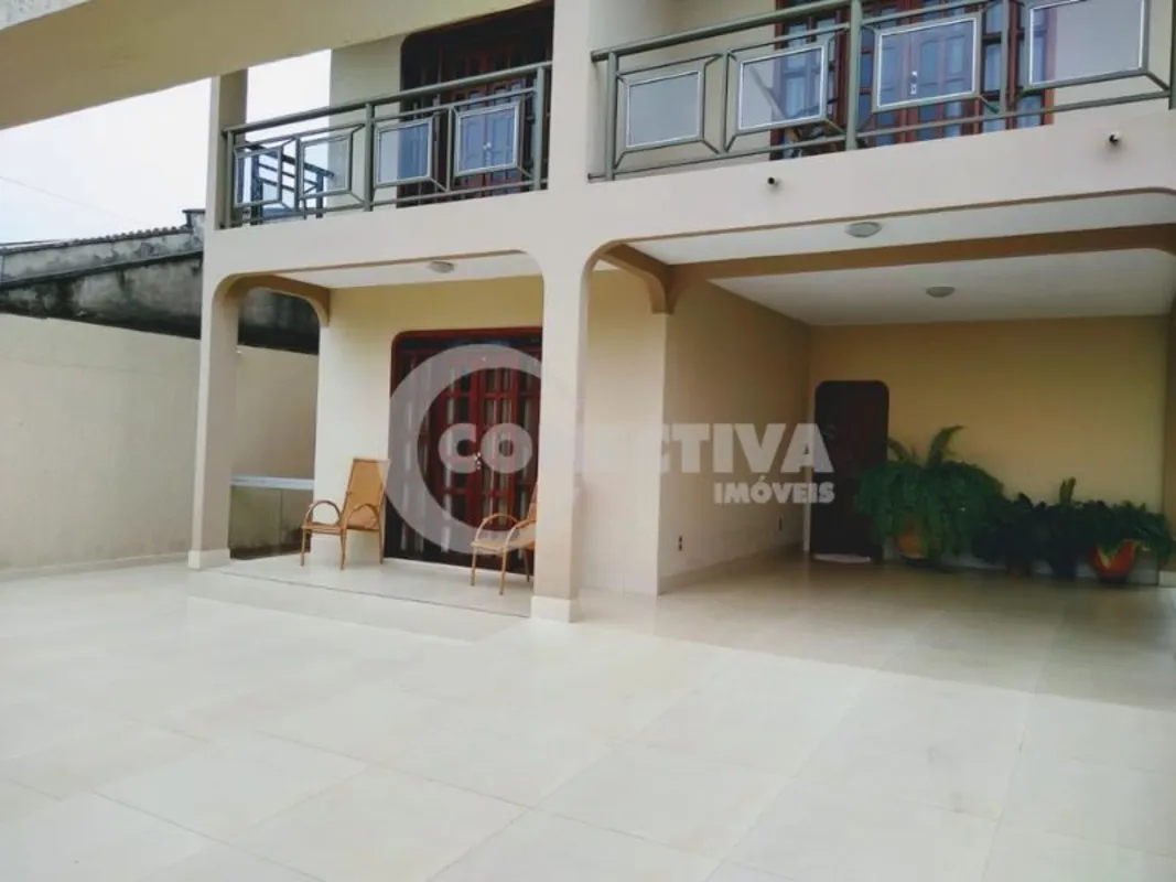  Comentários do corretor: Excelente sobrado, 04 quartos sendo 01 suíte, 315 m2 d...