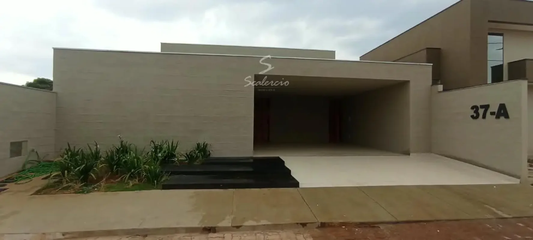 SCALERCIO IMOBILIÁRIA ALUGA COM EXCLUSIVIDADE!PLANTÃO DE LOCAÇÃO: (61) 99166.131...