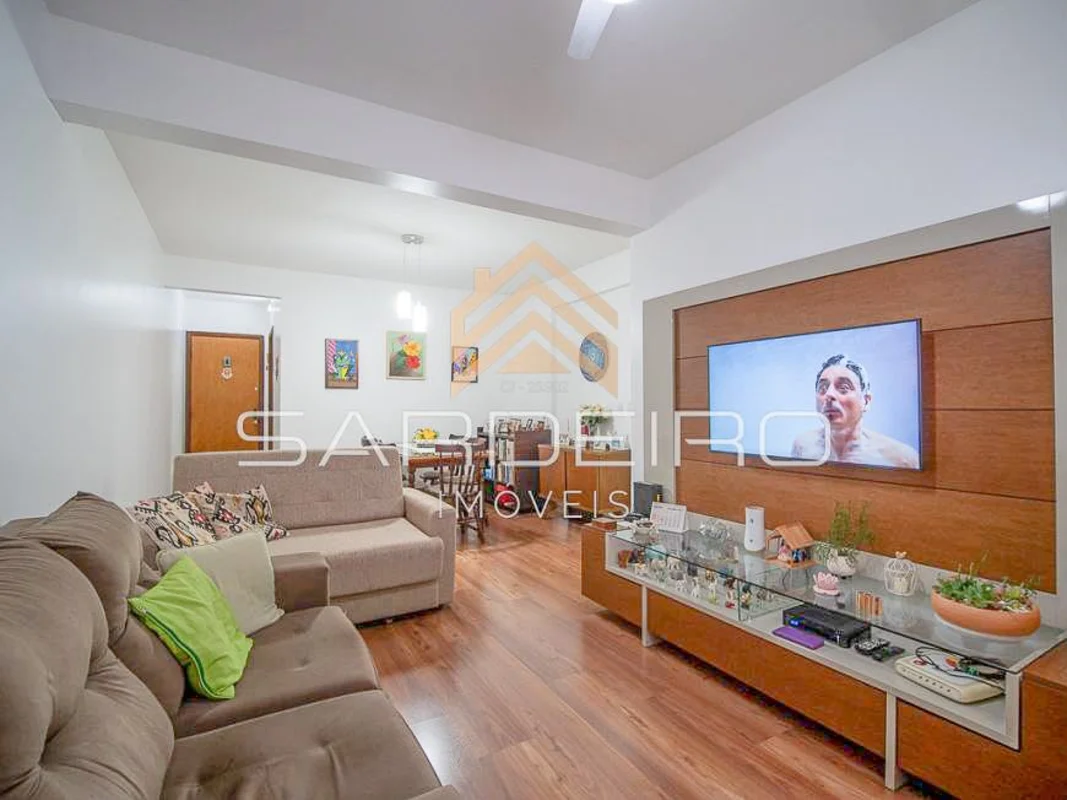 A Sardeiro Imóveis apresenta este excelente apartamento de 3 quartos no Residenc...