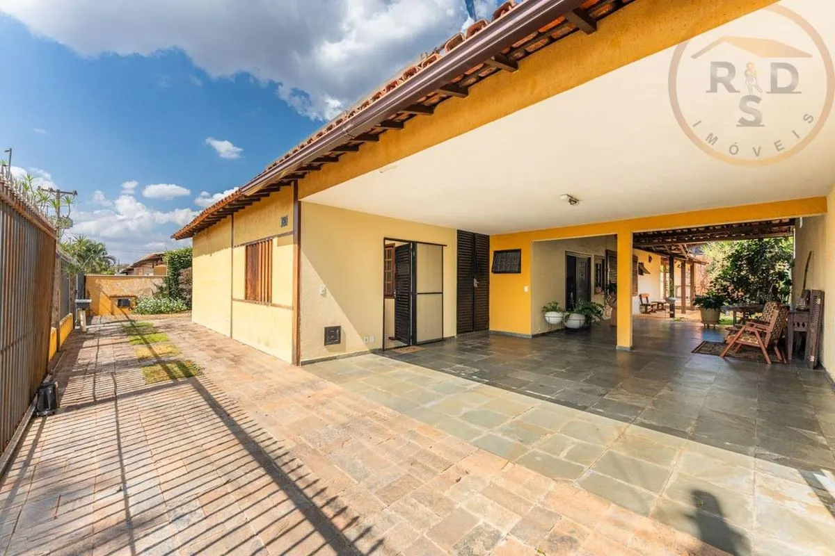 IMÓVEL EXCLUSIVO!!Casa com 5 quartos, piscina e 1.400 m² de terreno no Lago SulC...