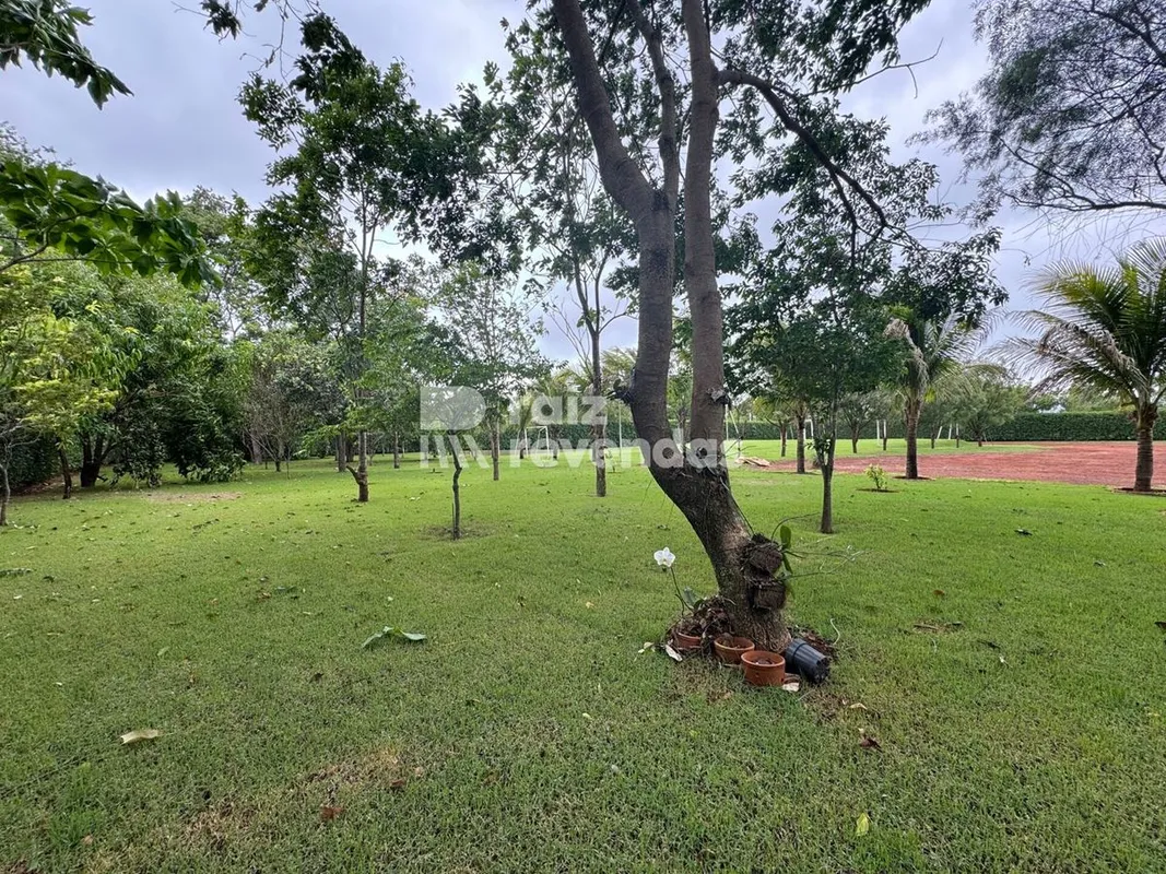 Lote à venda no Condomínio Alto da Boa Vista em Senador Canedo com 5.100 m² e lo...