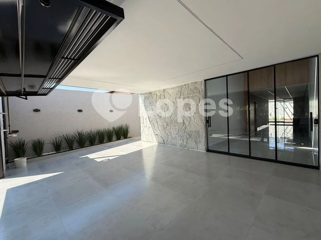 Casa 3 Quartos com Piscina à Venda na Cidade Satélite São Luiz – Aparecida de Go...