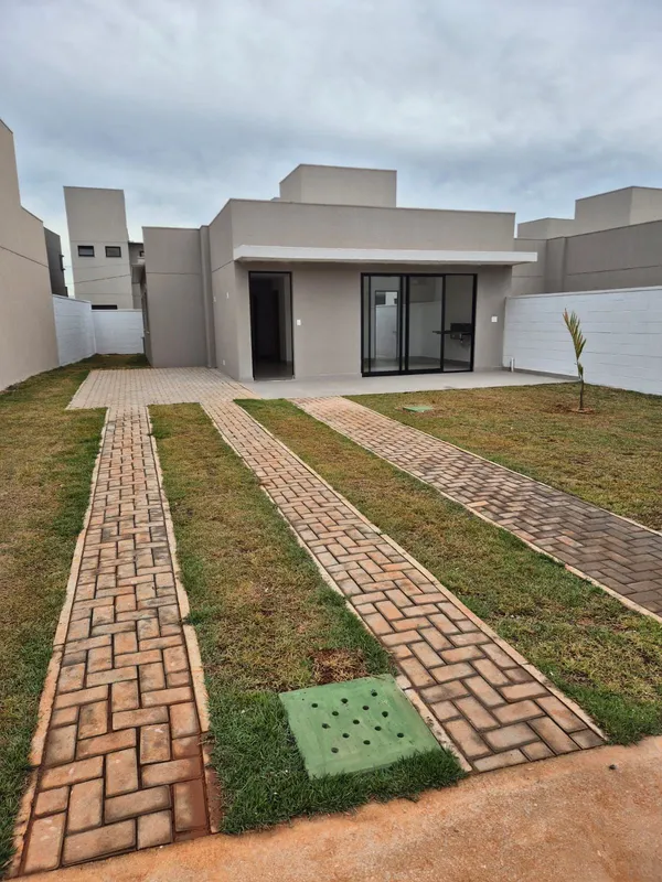 CASA JARDINS BERLIM - SENADOR CANEDO? Garagem ? Hall de entrada? Deck? Sala TV/E...