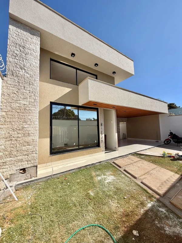 Propriedade nova, magnífica e grandiosa à pouquíssimos passos da Av T-9 em Goiân...