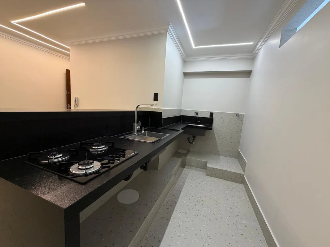 Descubra um apartamento reformado com vista livre na Região dos Lagos, Sobradinh...