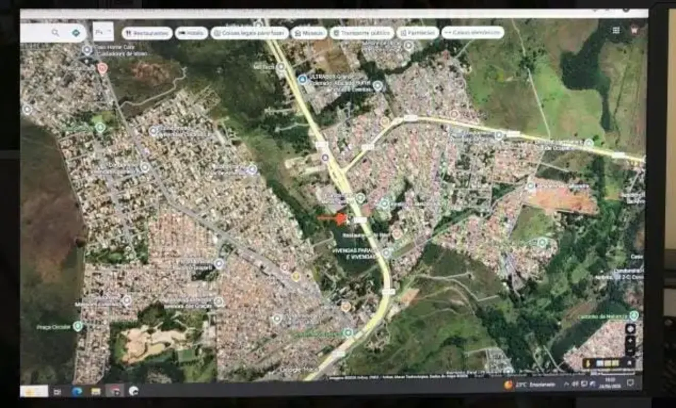 Terreno livre para construção de casas, comércio ou chácara em área próxima a pi...