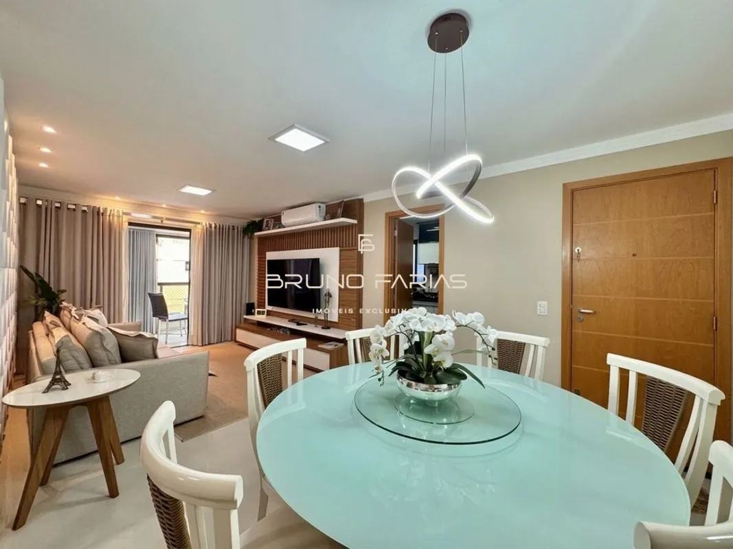 121,66 m² Reformado | 1 Suíte + 2 Semi-Suítes + DCE | Varanda | 2 Vagas | Aceita...