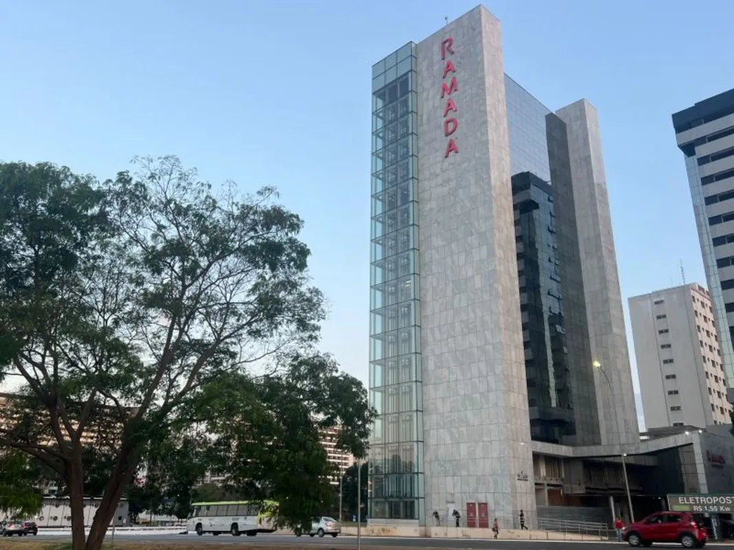 J.RIBEIRO VENDEFLAT MOBILIADO NO RAMADA BY WYNDHAM BRASÍLIA ALVORADA, SHS QUADRA...