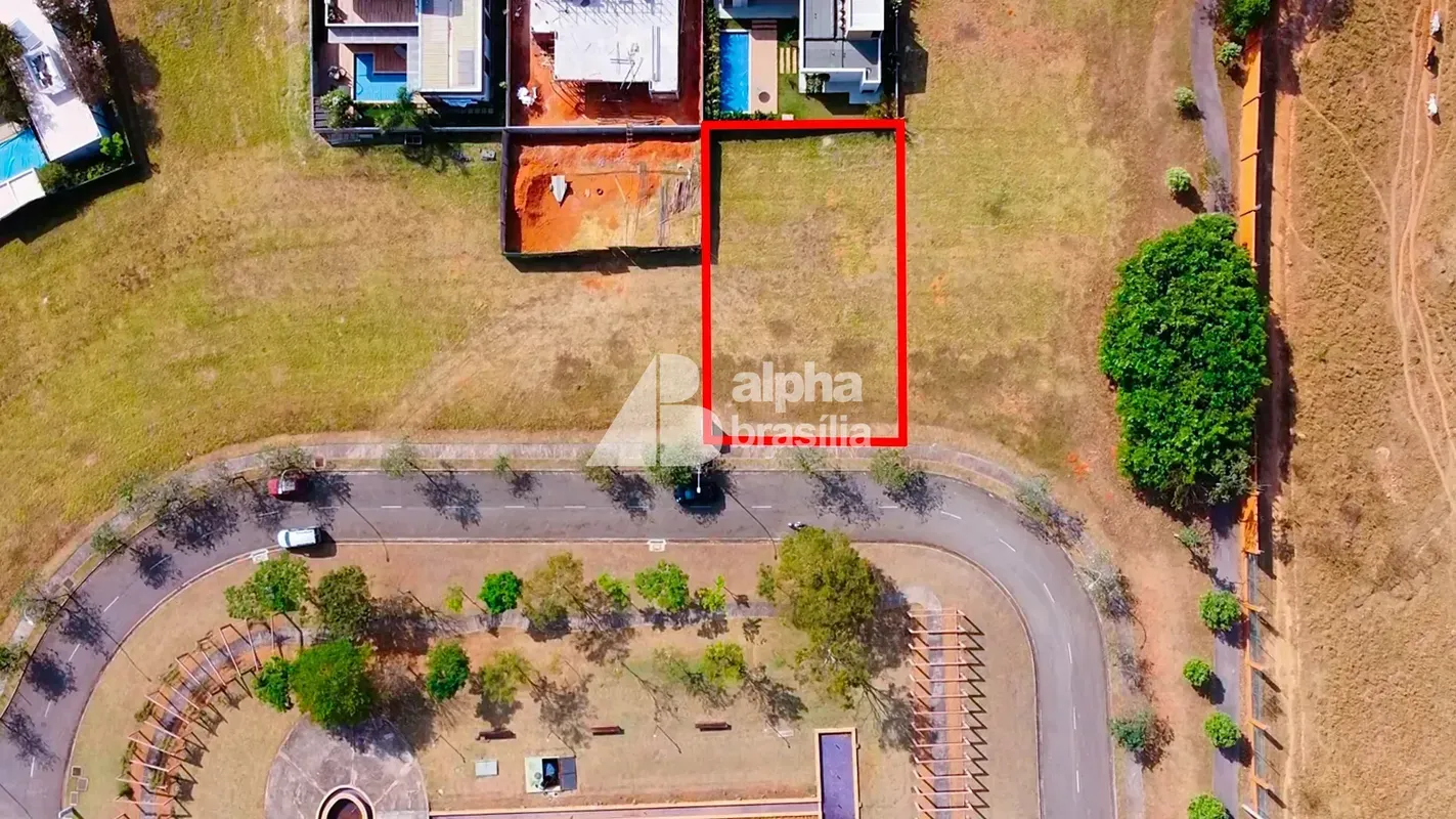 Imagine construir sua casa em um condomínio planejado, cercado pelo verde, com s...