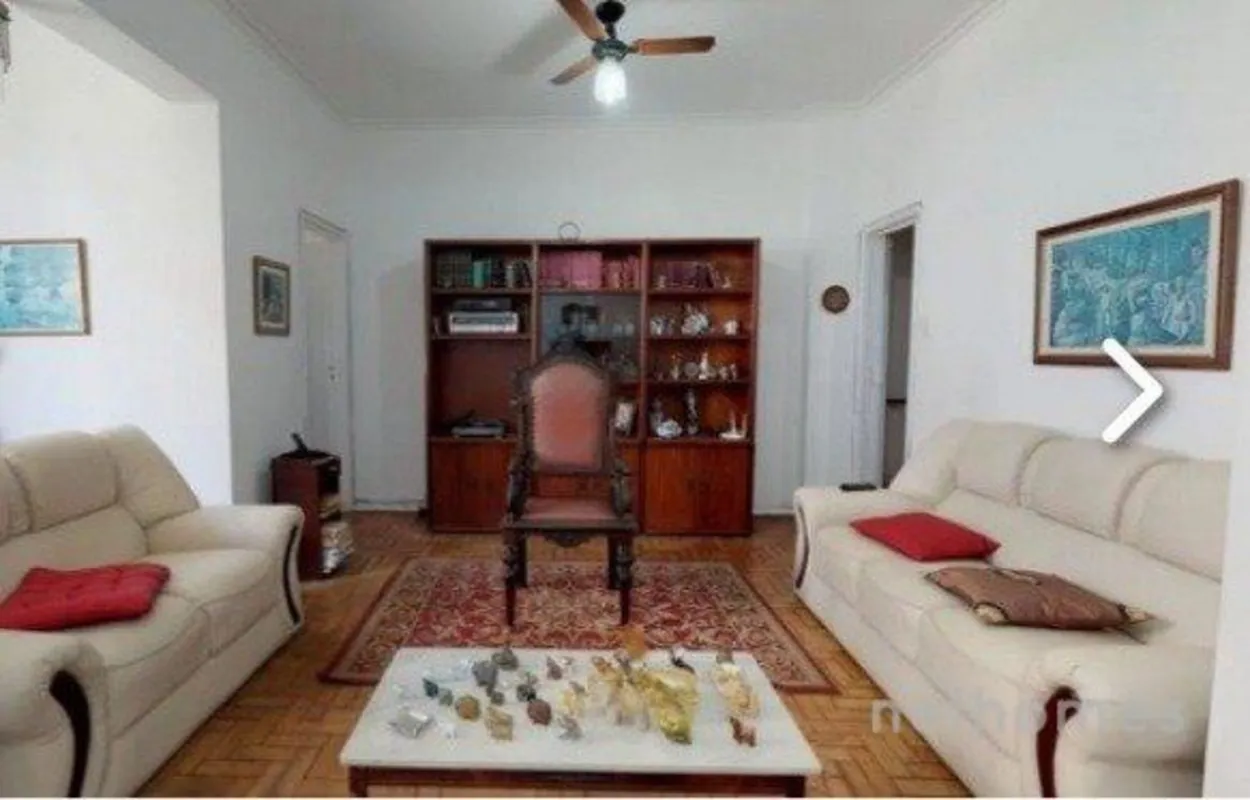 Excelente 3 quartos, sendo 1 deles com lavabo, salão dividida em e ambientes, ja...