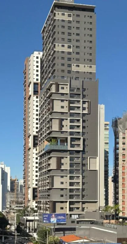 Studio mobiliado. - Cama, sofá, TV, mesa, geladeira, fogão, coifa, ar-condiciona...