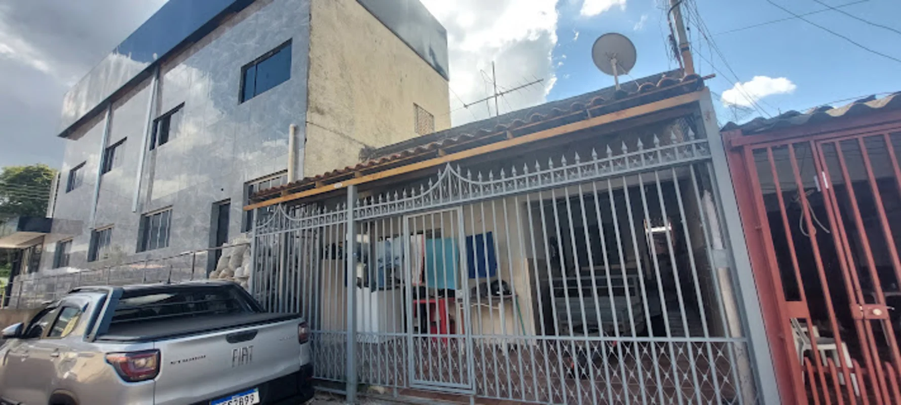 [VENDA] Casa na QNL 28 com Casa de Fundos | Quitada e Escriturada | Aceita Finan...