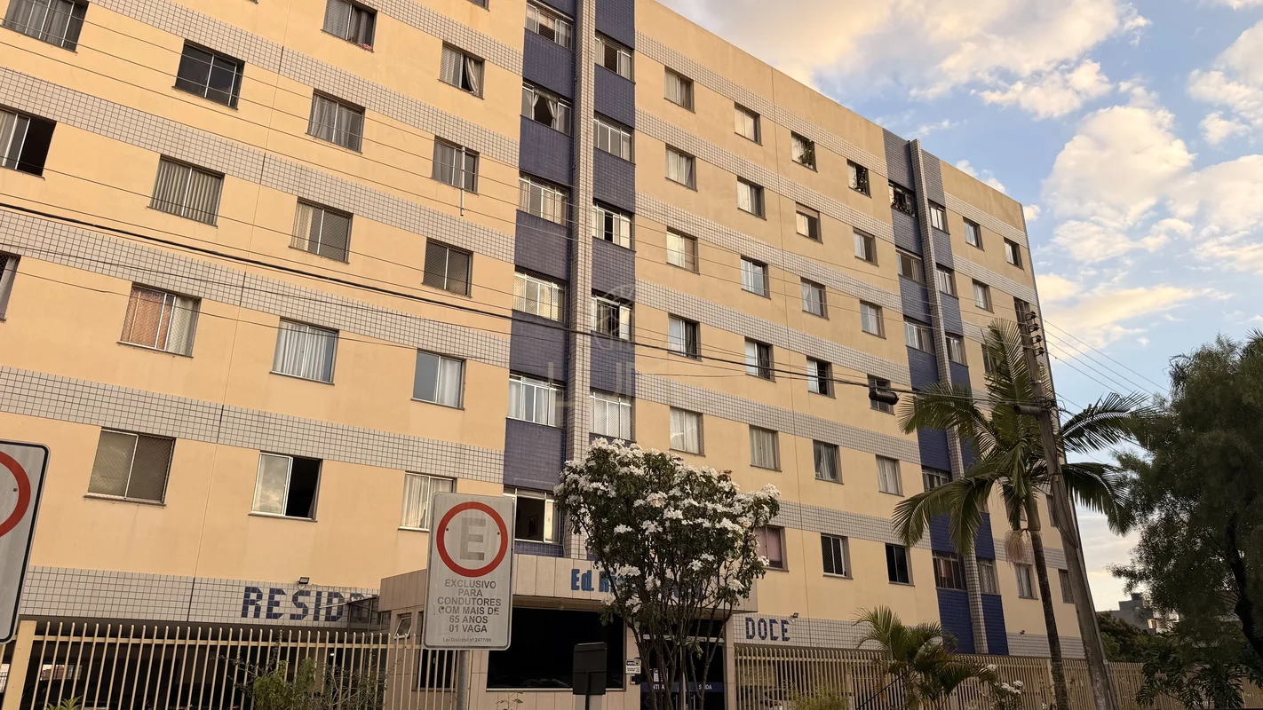 Apartamento de 3 quartos, aconchegante e com excelente espaço no Riacho Fundo I!...