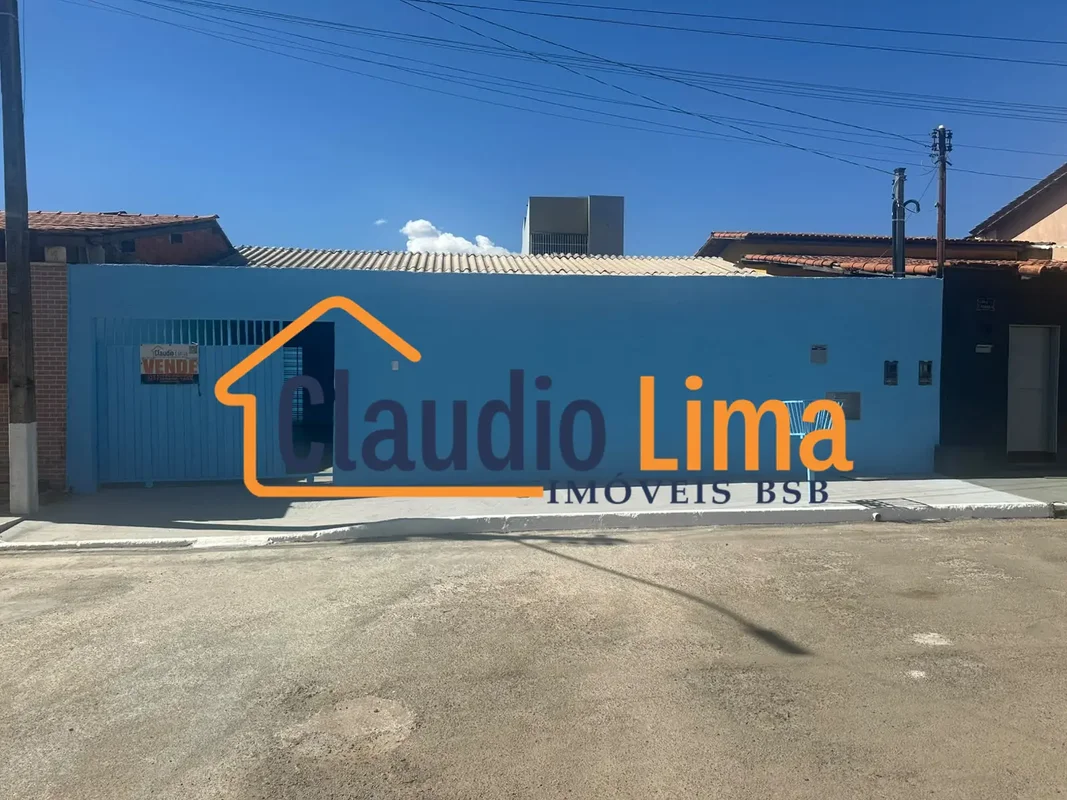 Descrição do imóvelO imóvel está reformado e pronto para morar, contando com as ...
