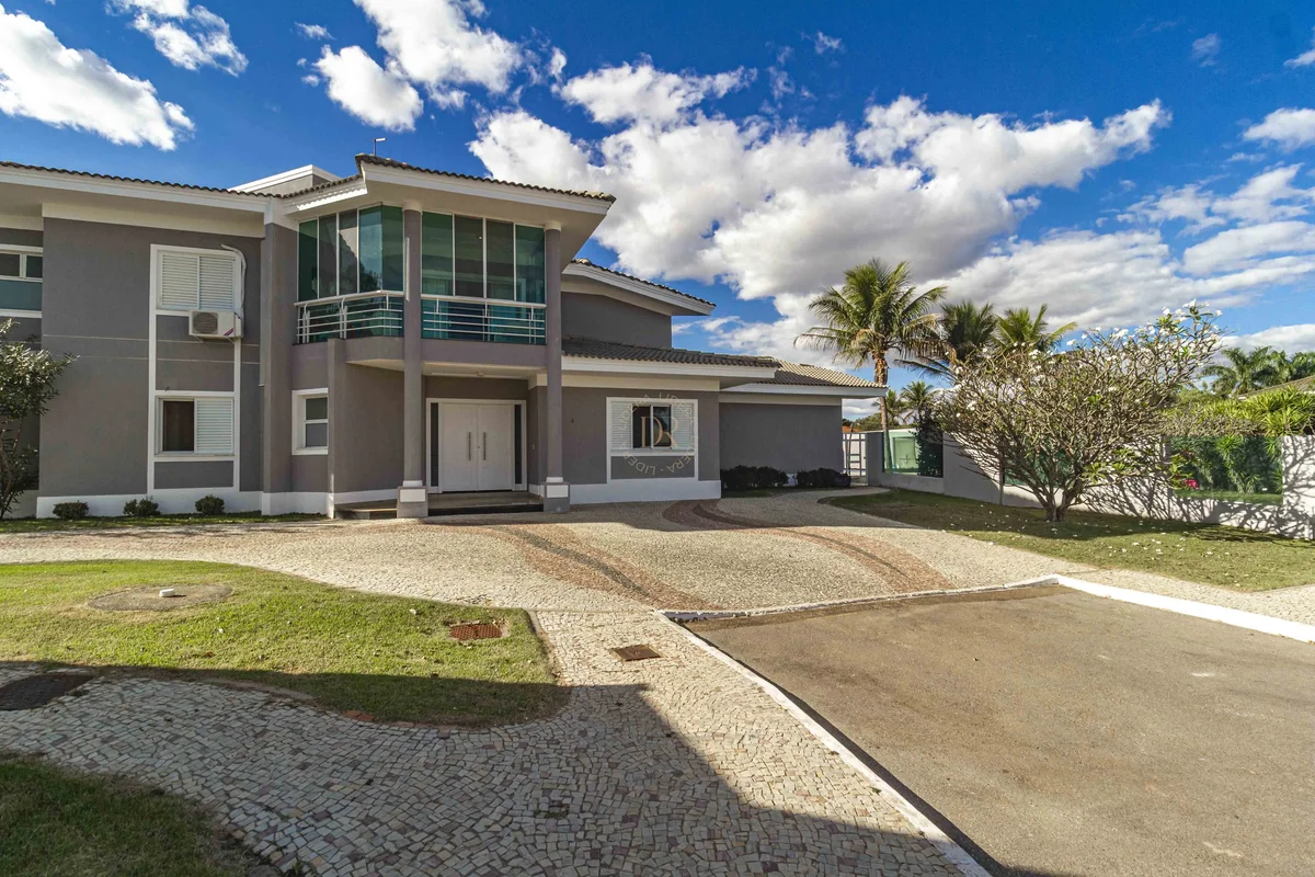 Lidera vende belíssima casa! Pronta para morar, semi-nova em excelente estado e ...