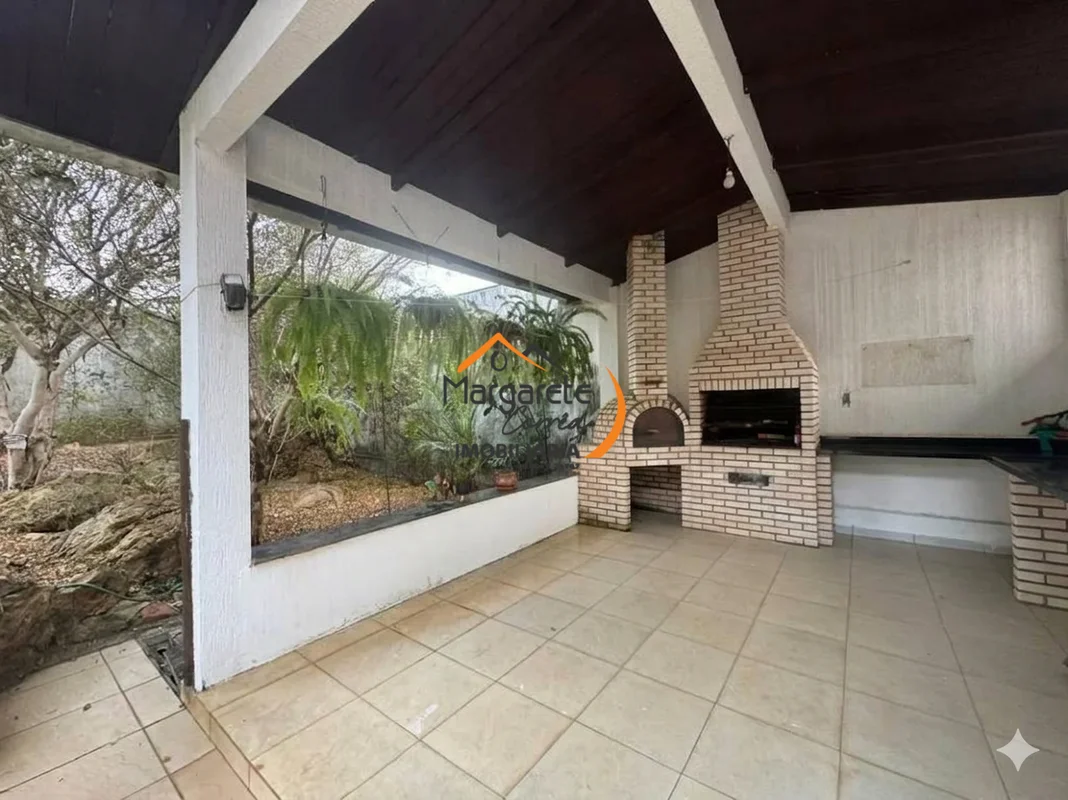 Imobiliária Margarete Corrêa vende casa no Condomínio Vivendas Friburgo*ESCRITUR...