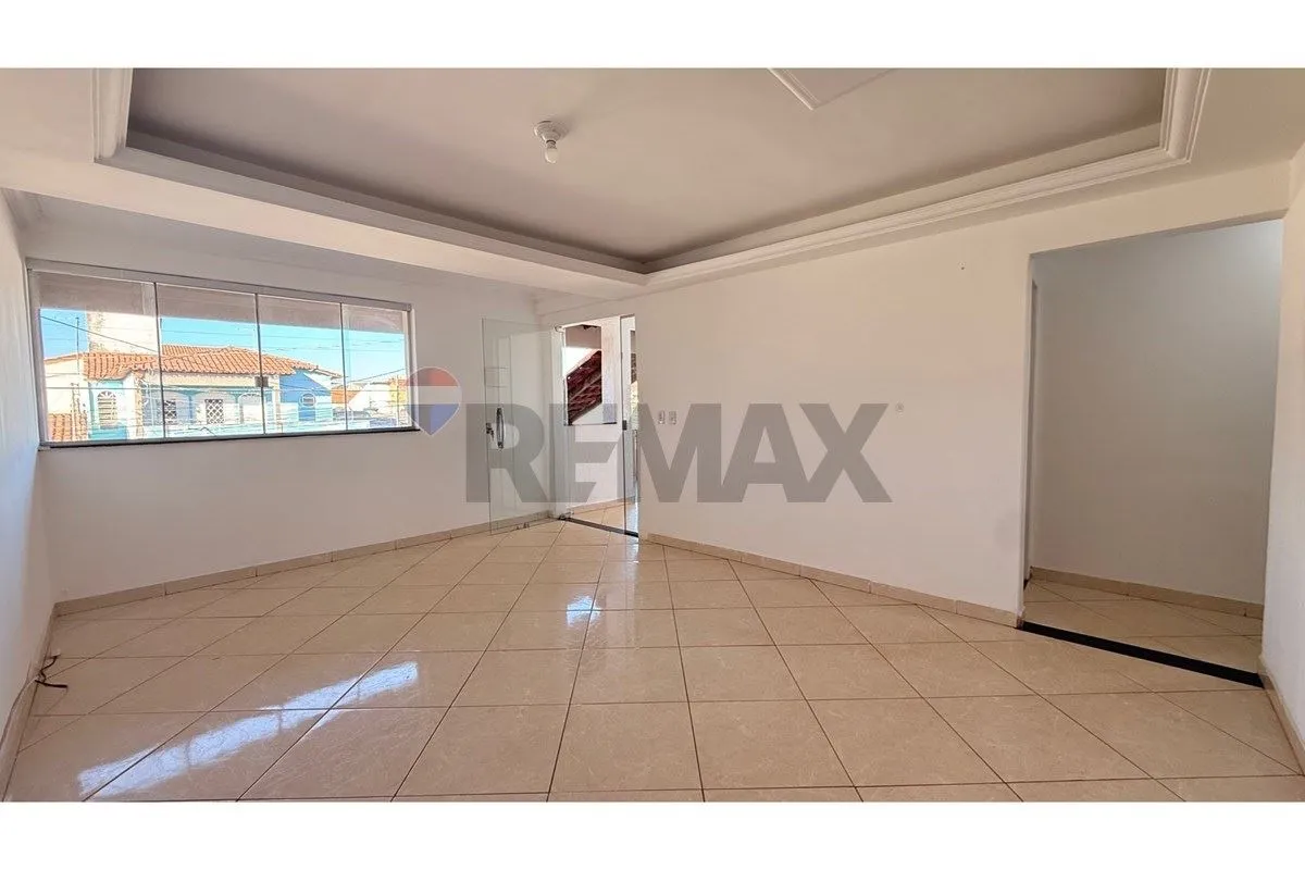 Casa à Venda no Núcleo Bandeirante 6 Quartos sendo 3 Suítes Excelente oportunida...