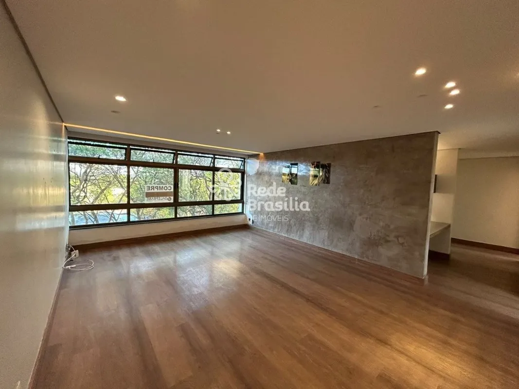 Apartamento amplo, nascente e com vista livre, perfeito para quem busca conforto...