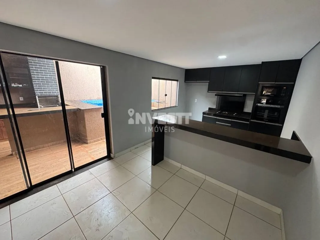 CASA EM CONDOMÍNIO FECHADO FLORES DE GOIÁS | PRÓXIMO AO GARAVELOExcelente casa l...