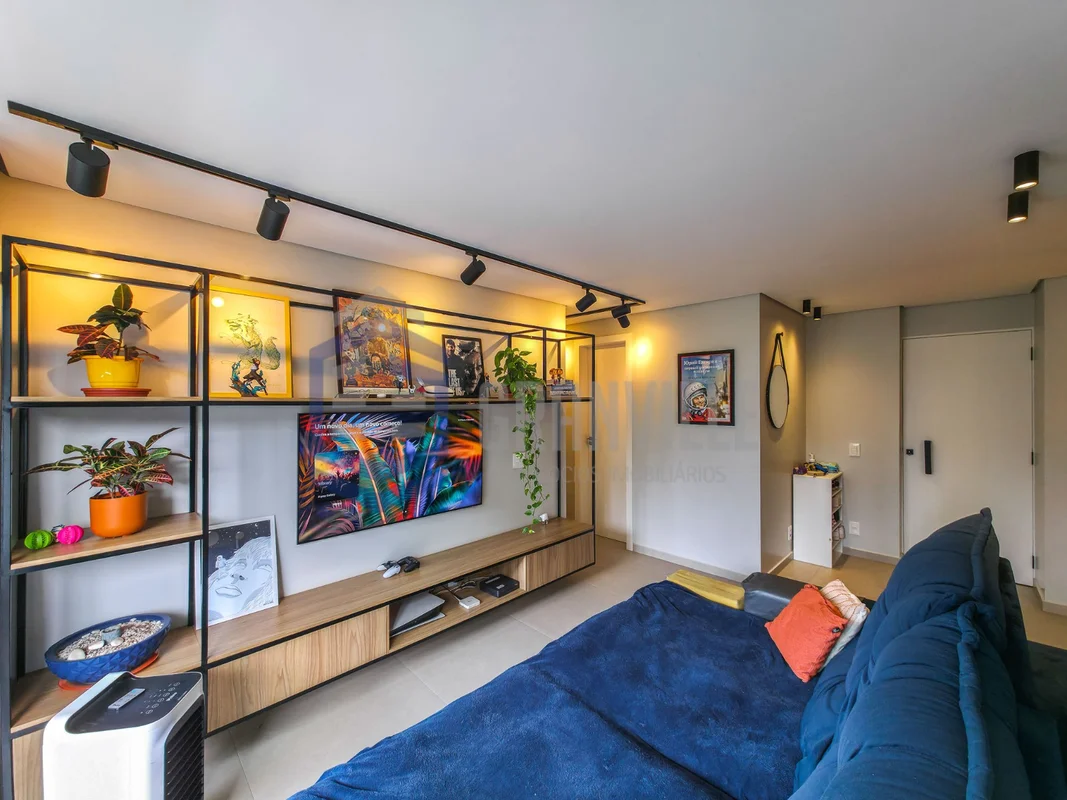Apartamento de Revista na SQN 216 - 2 Quartos, Nascente e Totalmente ReformadoDe...
