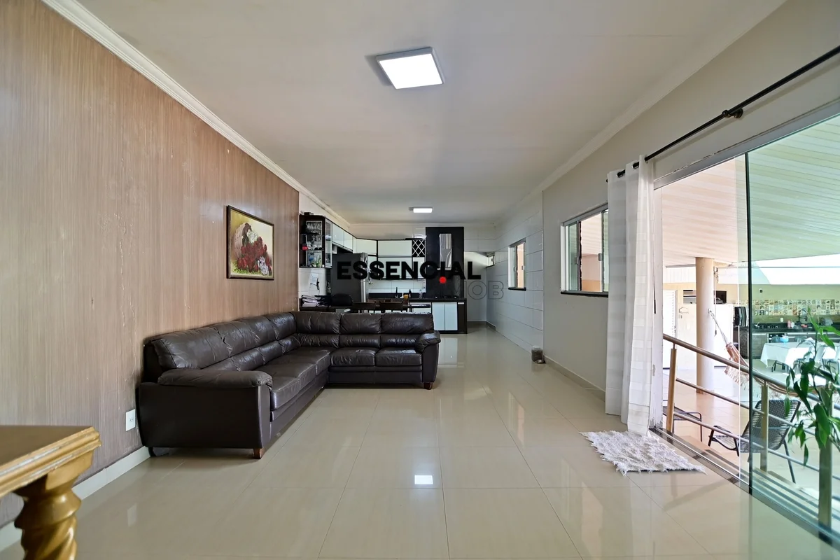 UMA CASA PARA VIVER BONS MOMENTOS.Imagine terminar o almoço, subir para o varand...