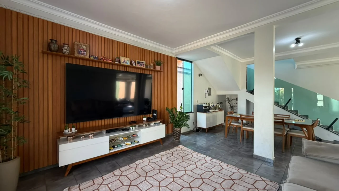 Sobrado setor sudoeste 309 metros quadrados construídos Terreno 499 metros 4 qua...