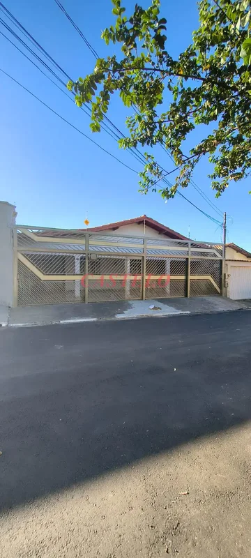 Casa a Venda Rua J-3 - Parque das Laranjeiras.1ª Etapa, contendo 3 quartos sendo...